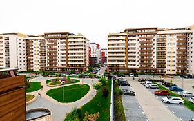 Pentha Apt - Stylish And Spacious 2-Bedroom Apartment Near Coresi Mall
